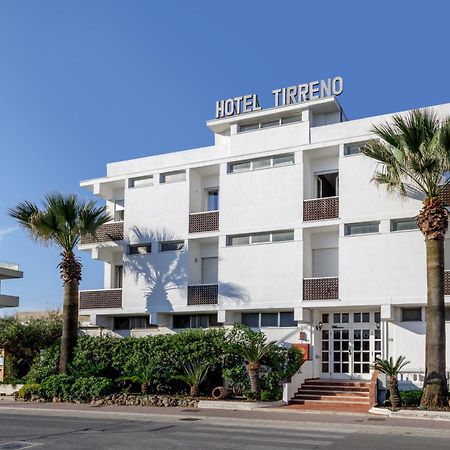 Hotel Tirreno Latina Buitenkant foto