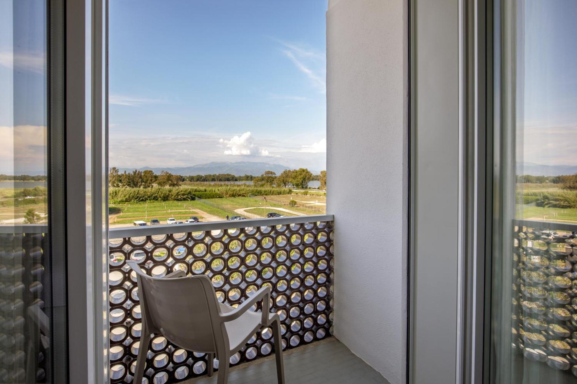 Hotel Tirreno Latina Buitenkant foto